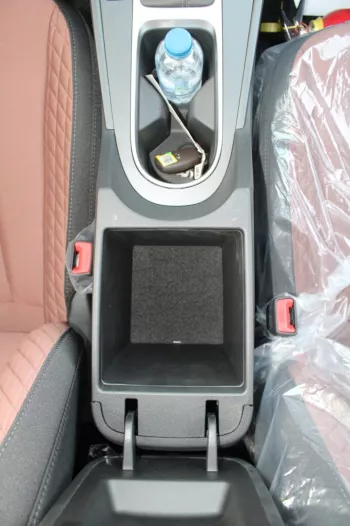 LHD - HYUNDAI GRAND CRETA 2.0L 2023 PETROL PREMIER PLUS DUAL TONE
