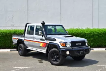 2023 MODEL TOYOTA LAND CRUISER 79 DOUBLE CAB PICKUP BLACK EDITION V8 4.5L TURBO DIESEL 4WD MT