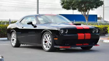 Dodge challenger 3.6L V6 2020 RWD Black and red color