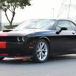 Dodge challenger 3.6L V6 2020 RWD Black and red color - Thumbnail 2