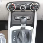 LHD - HYUNDAI VENUE 1.0L 2023 PETROL PREMIER PLUS AUTOMATIC - SILVER - Thumbnail 15