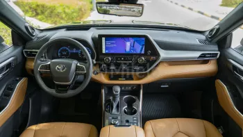 TOYOTA HIGHLANDER PLATINUM 2.4L PETROL AWD AT MY2023 – BLACK