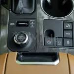 TOYOTA HIGHLANDER PLATINUM 2.4L PETROL AWD AT MY2023 – BLACK - Thumbnail 14