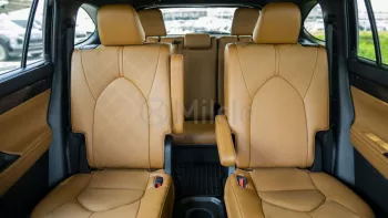 TOYOTA HIGHLANDER PLATINUM 2.4L PETROL AWD AT MY2023 – BLACK