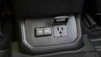 TOYOTA HIGHLANDER PLATINUM 2.4L PETROL AWD AT MY2023 – BLACK