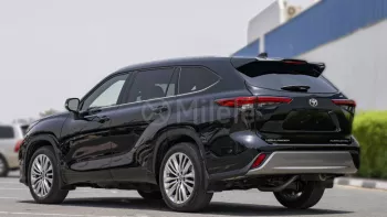 TOYOTA HIGHLANDER PLATINUM 2.4L PETROL AWD AT MY2023 – BLACK