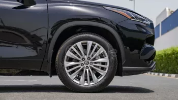 TOYOTA HIGHLANDER PLATINUM 2.4L PETROL AWD AT MY2023 – BLACK