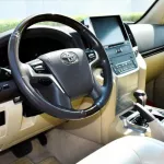 Toyota land cruiser GXR 2019 V8 4WD 4.6L white color - Thumbnail 3