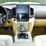 Toyota land cruiser GXR 2019 V8 4WD 4.6L white color - Thumbnail 5