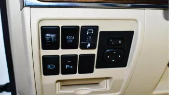 Toyota land cruiser GXR 2019 V8 4WD 4.6L white color