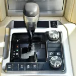 Toyota land cruiser GXR 2019 V8 4WD 4.6L white color - Thumbnail 7