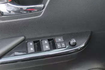 TOYOTA HILUX ADVENTURE 4.0L V6 4X4 D/C AT FULL OPTION PETROL 2021