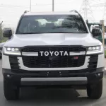 LHD - TOYOTA LANDCRUISER 300 3.3L DIESEL GR SPORT AUTOMATIC WHITE 2023 - Thumbnail 1