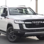 LHD - TOYOTA LANDCRUISER 300 3.3L DIESEL GR SPORT AUTOMATIC WHITE 2023 - Thumbnail 2