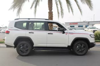 LHD - TOYOTA LANDCRUISER 300 3.3L DIESEL GR SPORT AUTOMATIC WHITE 2023