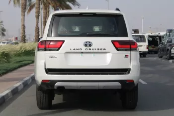 LHD - TOYOTA LANDCRUISER 300 3.3L DIESEL GR SPORT AUTOMATIC WHITE 2023