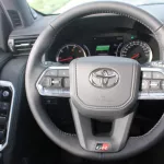 LHD - TOYOTA LANDCRUISER 300 3.3L DIESEL GR SPORT AUTOMATIC WHITE 2023 - Thumbnail 13