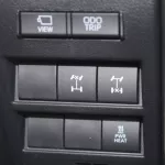 LHD - TOYOTA LANDCRUISER 300 3.3L DIESEL GR SPORT AUTOMATIC WHITE 2023 - Thumbnail 17