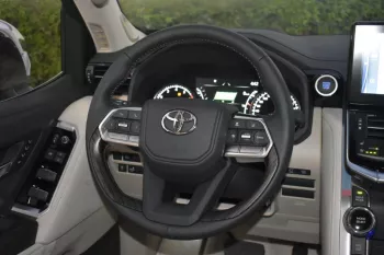 2022 TOYOTA LAND CRUISER 300 VXR V6 3.5L TWIN TURBO 7 SEAT 10 SPEED AUTOMATIC