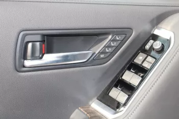 LHD - TOYOTA LANDCRUISER 300 3.3L V6 DIESEL VXR- A AUTOMATIC 2023