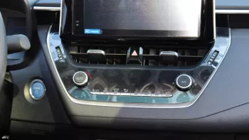 TOYOTA COROLLA HYBRID 1.8L V4 2022 EXPORT PRICE
