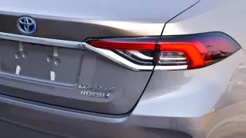TOYOTA COROLLA HYBRID 1.8L V4 2022 EXPORT PRICE