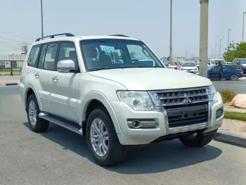 MITSHUBISHI PAJERO GLS 3.8L PETROL V6 FULL OPTION 2018 SILVER
