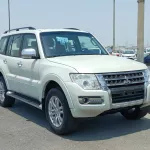 MITSHUBISHI PAJERO GLS 3.8L PETROL V6 FULL OPTION 2018 SILVER - Thumbnail 3