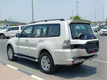 MITSHUBISHI PAJERO GLS 3.8L PETROL V6 FULL OPTION 2018 SILVER