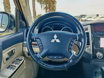 MITSHUBISHI PAJERO GLS 3.8L PETROL V6 FULL OPTION 2018 SILVER