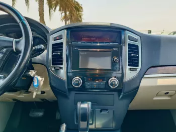 MITSHUBISHI PAJERO GLS 3.8L PETROL V6 FULL OPTION 2018 SILVER