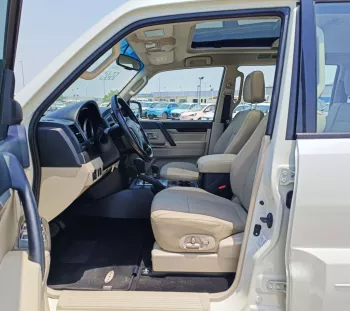 MITSHUBISHI PAJERO GLS 3.8L PETROL V6 FULL OPTION 2018 SILVER