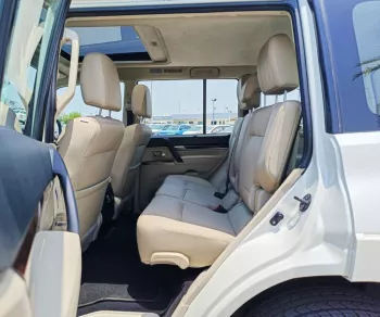 MITSHUBISHI PAJERO GLS 3.8L PETROL V6 FULL OPTION 2018 SILVER