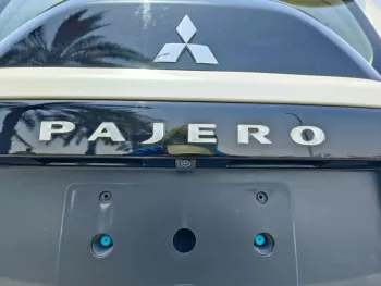 MITSHUBISHI PAJERO GLS 3.8L PETROL V6 FULL OPTION 2018 SILVER