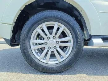 MITSHUBISHI PAJERO GLS 3.8L PETROL V6 FULL OPTION 2018 SILVER