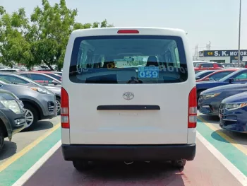 TOYOTA HIACE 2.7L PETROL V4 MT 2010 USED