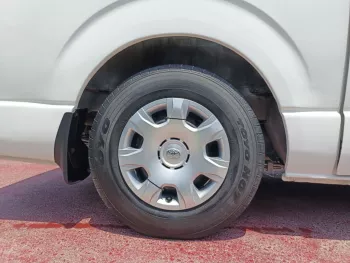 TOYOTA HIACE 2.7L PETROL V4 MT 2010 USED