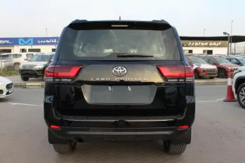 Toyota land cruiser 3.3L 2022 diesel 4wD 5 doors Black Color