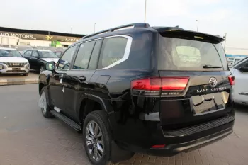 Toyota land cruiser 3.3L 2022 diesel 4wD 5 doors Black Color