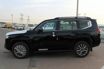 Toyota land cruiser 3.3L 2022 diesel 4wD 5 doors Black Color