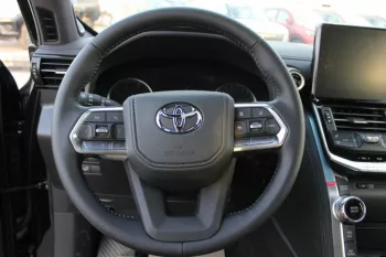 Toyota land cruiser 3.3L 2022 diesel 4wD 5 doors Black Color