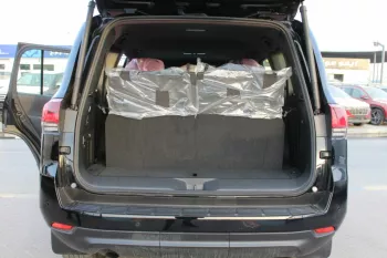 Toyota land cruiser 3.3L 2022 diesel 4wD 5 doors Black Color