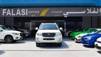 TOYOTA LAND CRUISER GXR 2015 4.0L PETROL USED 143000KM