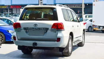 TOYOTA LAND CRUISER GXR 2015 4.0L PETROL USED 143000KM
