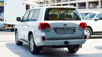 TOYOTA LAND CRUISER GXR 2015 4.0L PETROL USED 143000KM