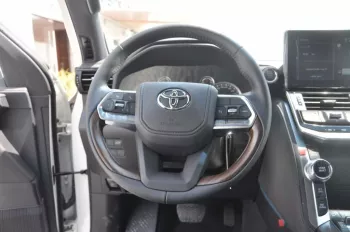 LHD - TOYOTA LANDCRUISER 300 3.3L V6 DIESEL TWIN TURBO GXR HIGH AUTOMATIC 2023 WHITE