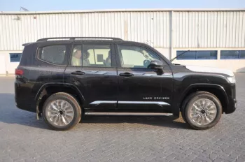 LHD – TOYOTA LANDCRUISER 300 3.3L V6 DIESEL TWIN TURBO GXR HIGH AUTOMATIC 2023 BLACK