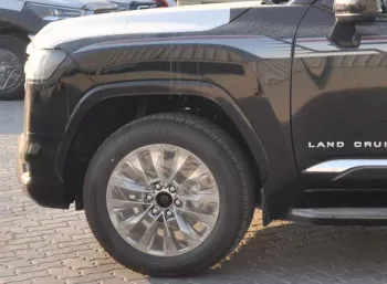 LHD – TOYOTA LANDCRUISER 300 3.3L V6 DIESEL TWIN TURBO GXR HIGH AUTOMATIC 2023 BLACK