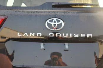 LHD – TOYOTA LANDCRUISER 300 3.3L V6 DIESEL TWIN TURBO GXR HIGH AUTOMATIC 2023 BLACK