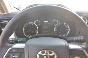 LHD – TOYOTA LANDCRUISER 300 3.3L V6 DIESEL TWIN TURBO GXR HIGH AUTOMATIC 2023 BLACK